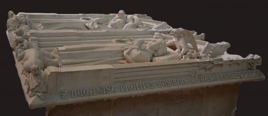 The two recumbent figures of Louis and Philippe, sons of the Comte d'Alenon - CDT93