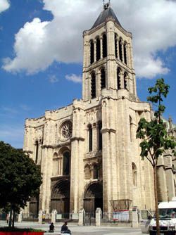 Faade de la basilique de Saint-Denis. C.Rose  CMN