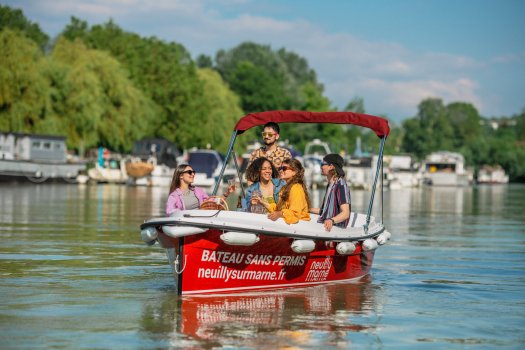 Bateau sans permis  Neuilly-sur-Marne