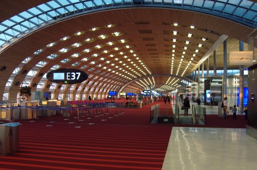 Hermès Paris Roissy CDG Airport Terminal 2E Gate M
