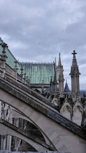 Basilique st denis - toit arc boutant - CDT93lp