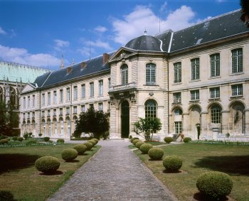 Maison d'ducation de la Lgion d'honneur  Saint-Denis prs de la Basilique (93)