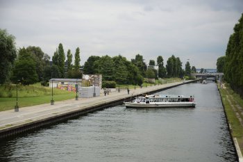 canal de l'Ourcq - banks for joggers or cyclists